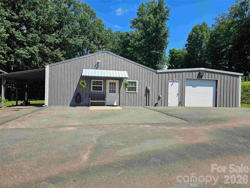 669 Old Lowgap Rd, Mount Airy, NC, 27030-9776 | Card Image