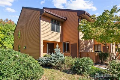 33 Sayre Drive, Townhouse with 3 bedrooms, 2 bathrooms and null parking in Plainsboro NJ | Image 3