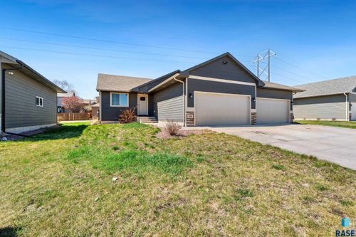 709 N Anthem Dr, Sioux Falls, SD, 57110-8582 | Card Image