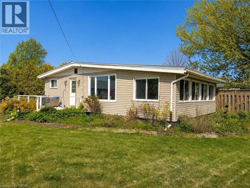 18 Kenneth Avenue, Port Dover, ON, N0A1N3 | Card Image