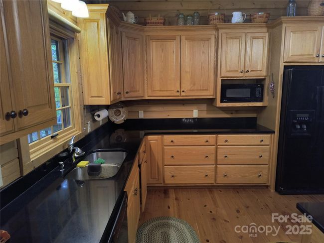 Kitchen | Image 17