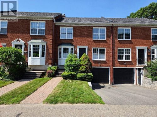 40 Country Club Pl, Brockville, ON, K6V6T9 | Card Image