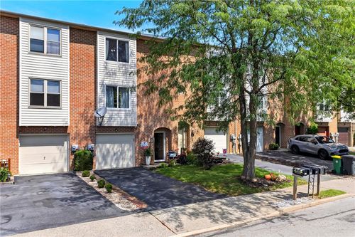 341 W 2nd St, ALBURTIS, PA, 18011-9316 | Card Image