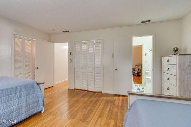 Upstairs: Room 2 | Image 13