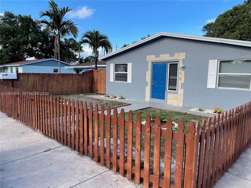 2-428 Nw 16th Ave, Fort Lauderdale, FL, 33311-8850 | Card Image