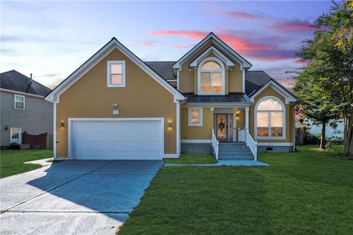 933 Sandoval Dr, Virginia Beach, VA, 23454-7213 | Card Image