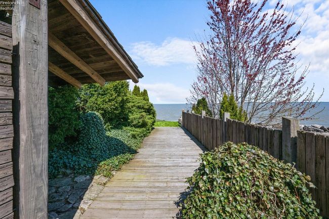 4917 E Cliff Rd, House other with 3 bedrooms, 5 bathrooms and 2 parking in Port Clinton OH | Image 69