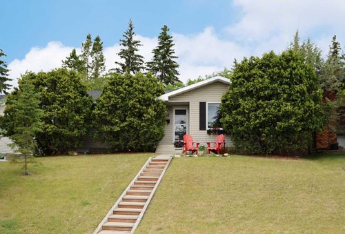 8432 64 Avenue Nw, Calgary, AB, T3B4H3 | Card Image