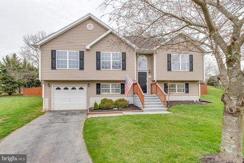 182 Jack Rabbit Ln, RANSON, WV, 25438-4846 | Card Image