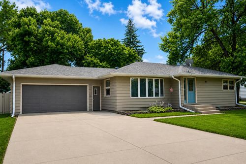 113 Elizabeth Dr, ABERDEEN, SD, 57401-7442 | Card Image