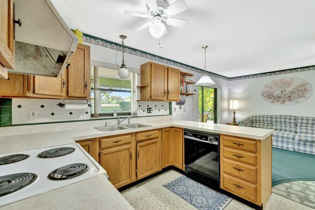 472 Sw Aster Rd, House other with 2 bedrooms, 2 bathrooms and null parking in Port St. Lucie FL | Image 9