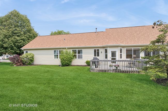 21513 W Douglas Ln, Condo with 3 bedrooms, 2 bathrooms and 2 parking in Plainfield IL | Image 20
