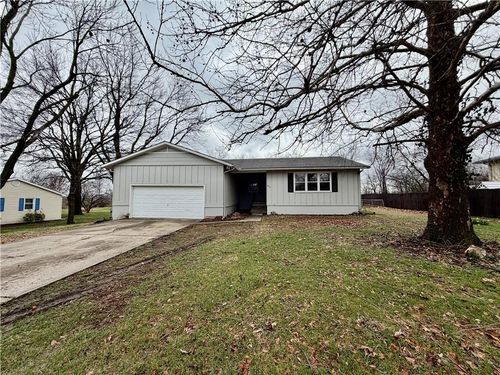 806 E Market St, Warrensburg, MO, 64093-2012 | Card Image