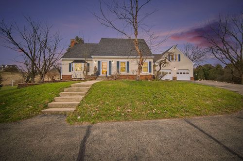 19840 Queens Ct, Manchester, MI, 48158-8543 | Card Image