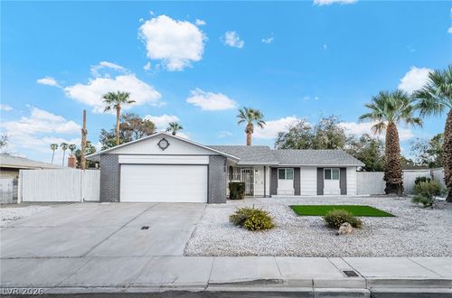 3869 Monthill Ave, Las Vegas, NV, 89121-6231 | Card Image