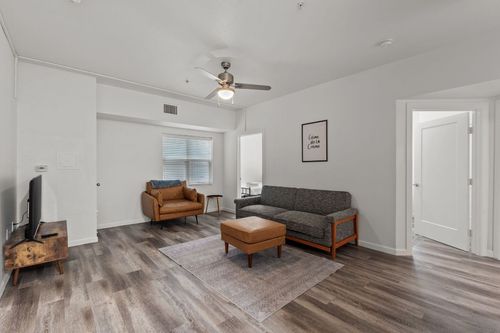 apt-403-911 W 22nd St, Austin, TX, 78705-5675 | Card Image