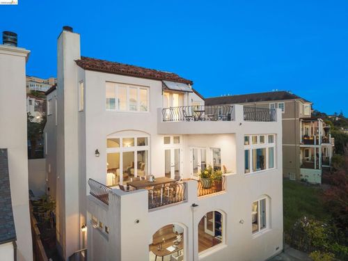 4951 Proctor Ave, Oakland, CA, 94618-2544 | Card Image