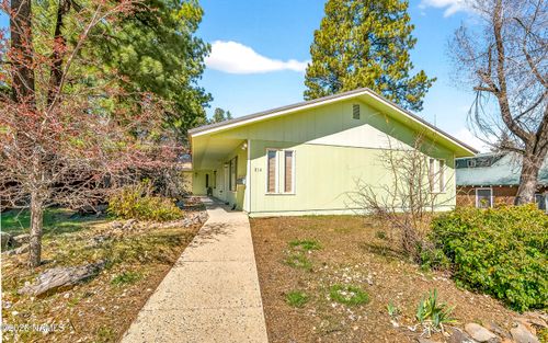 814 W Summit Ave, Flagstaff, AZ, 86001-5367 | Card Image