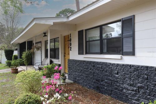 1002 Ne 19th Pl, Gainesville, FL, 32609-3866 | Card Image