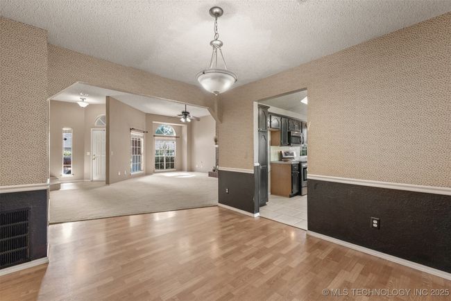 9528 S 93 Rd East Ave, House other with 5 bedrooms, 3 bathrooms and null parking in Tulsa OK | Image 15