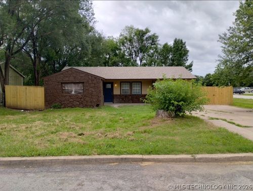 204 E 58th St N, Tulsa, OK, 74126-2247 | Card Image