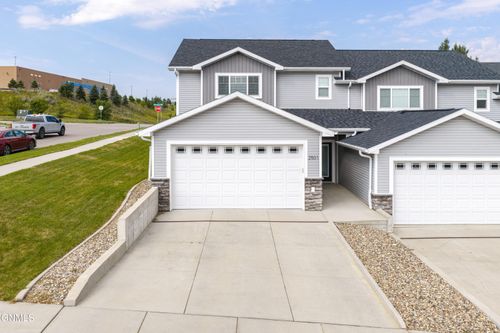 2501 7th Avenue Nw, Mandan, ND, 58554 | Card Image