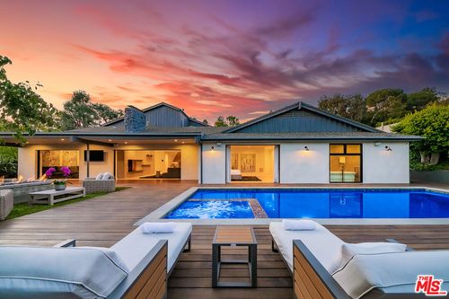 9038 Meredith Pl, Beverly Hills, CA, 90210 | Card Image