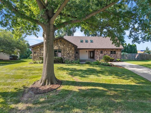 3130 Quail Ridge Rd, Bettendorf, IA, 52722-5337 | Card Image