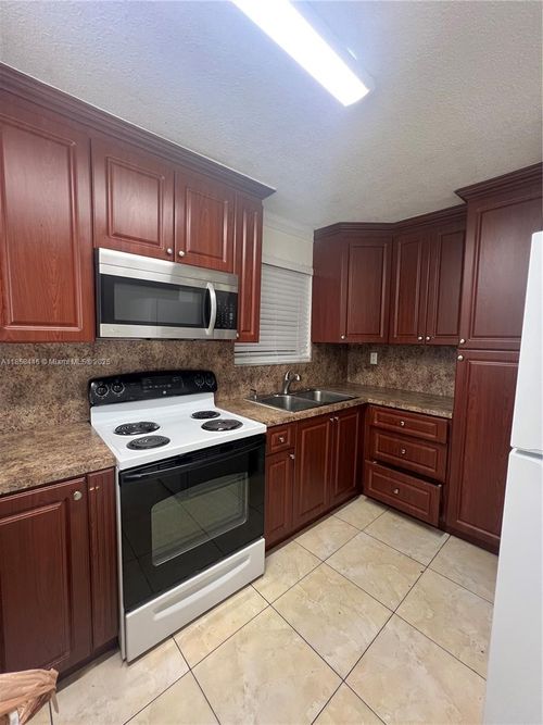 apt-208-3501 W 11th Ave, Hialeah, FL, 33012-4999 | Card Image