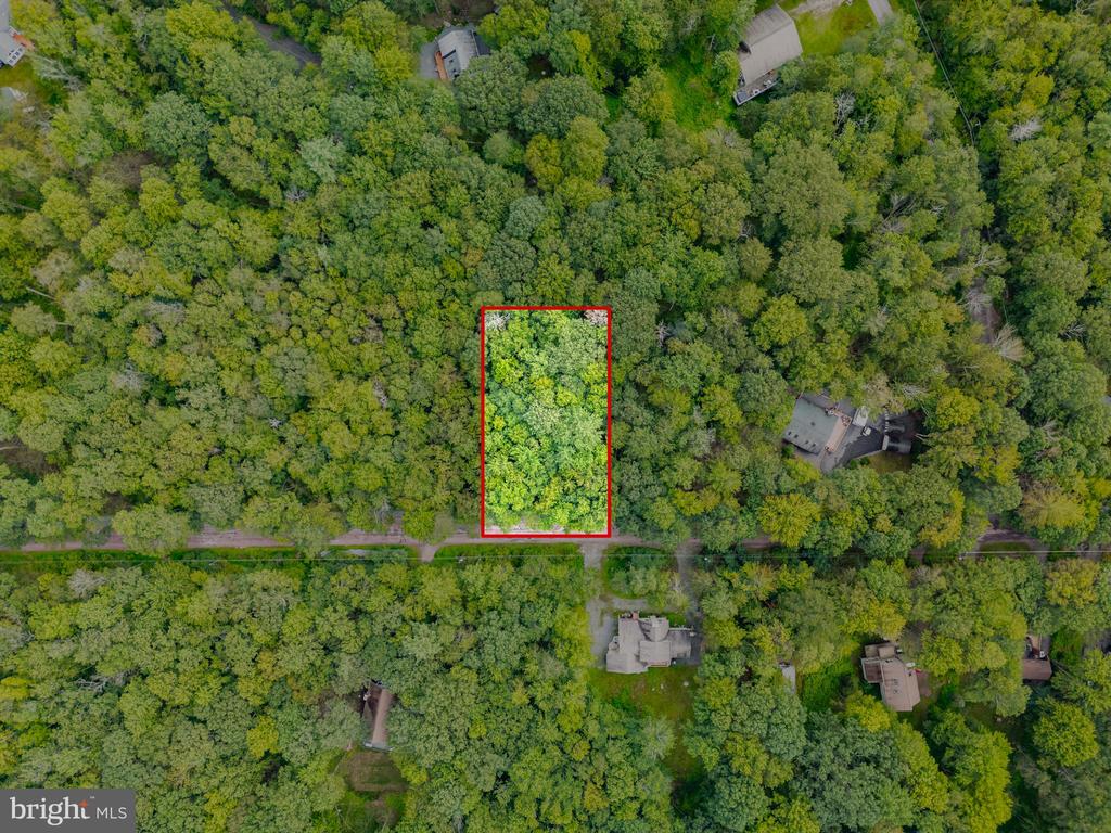 Land in POCONO LAKE