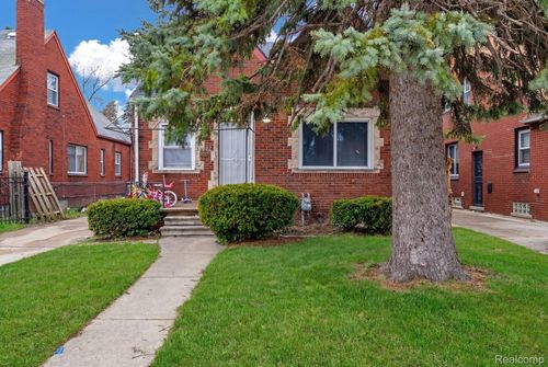 11437 Kenmoor St, Detroit, MI, 48205-3221 | Card Image