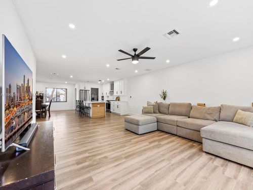 10415 Sw 200th St, Cutler Bay, FL, 33157-8518 | Card Image