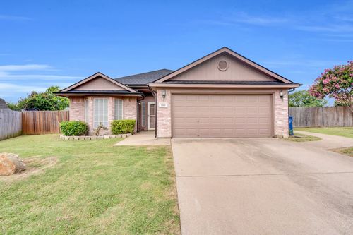 1006 Darren Dr, Burleson, TX, 76028-5756 | Card Image