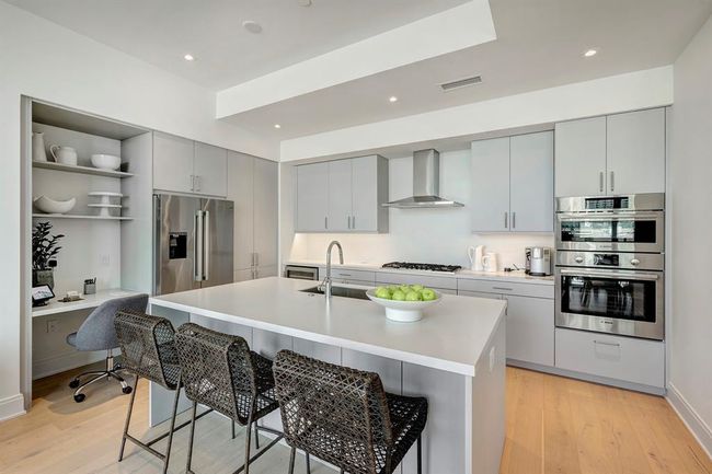 UNIT-605 - 2323 W Main St, Condo with 2 bedrooms, 3 bathrooms and 2 parking in Houston TX | Image 6