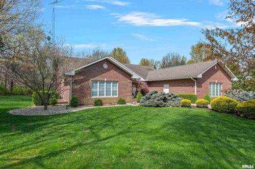 324 Beechwood Dr, Taylorville, IL, 62568-9600 | Card Image