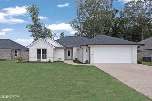30 Grande Pines Cv, Jackson, TN, 38305-6612 | Card Image