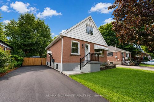 365 E 22nd St, Hamilton, ON, L8V2W3 | Card Image