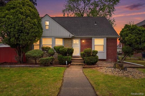 15376 Gilchrist St, Detroit, MI, 48227-1573 | Card Image