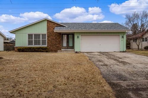 2058 Bootmaker Drive, Beloit, WI, 53511 | Card Image