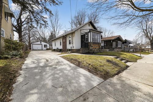 2426 Maryland Ave, Flint, MI, 48506-2855 | Card Image