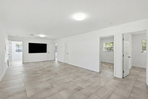 629 Ne 36th St, Oakland Park, FL, 33334-2857 | Card Image