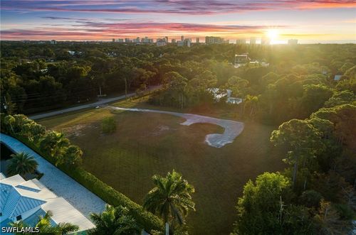 157 Center St, NAPLES, FL, 34108-2917 | Card Image