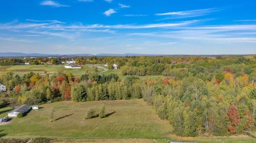 425 Mountain View Rd, Williston, VT, 05495-7723 | Card Image