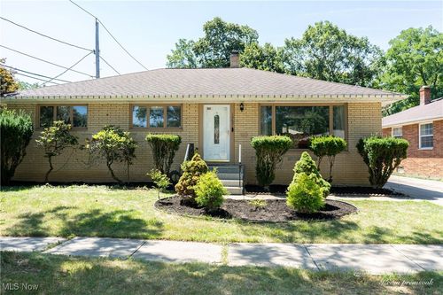 10401 Glen Daniel Cir, Brooklyn, OH, 44144-3006 | Card Image