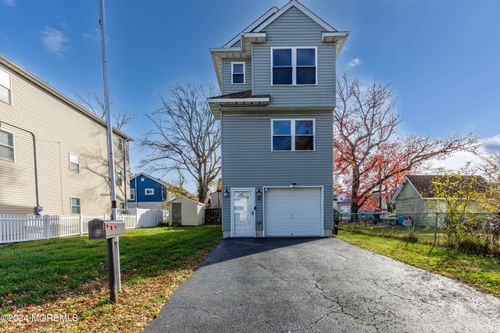 42 Jahn St, Keansburg, NJ, 07734-1346 | Card Image