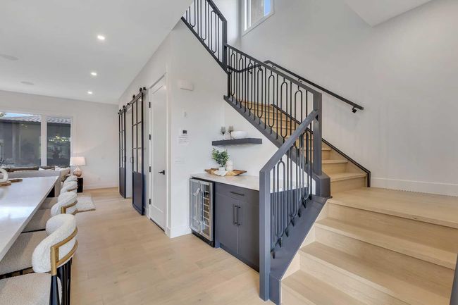 42 Collingwood Place Nw, House other with 5 bedrooms, 4 bathrooms and 2 parking in Calgary AB | Image 6