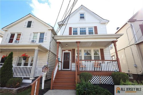 559 Compton Ave, Perth Amboy, NJ, 08861-3006 | Card Image