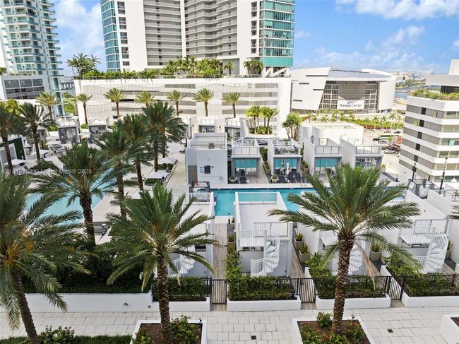 UNIT-909 - 851 Ne 1 St Ave, Condo with 3 bedrooms, 3 bathrooms and null parking in Miami FL | Image 54