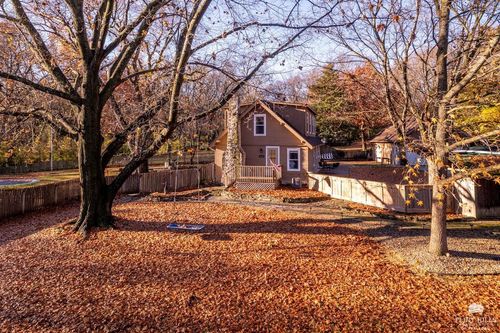 1015 Ivy Ln, Manhattan, KS, 66502-4522 | Card Image