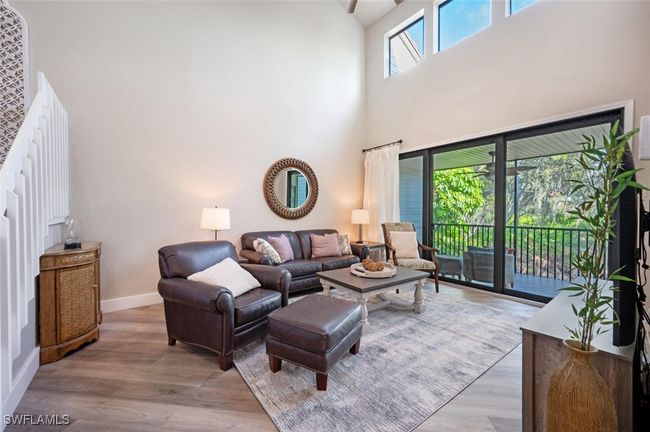 27113 Oakwood Lake Dr, House attached with 3 bedrooms, 3 bathrooms and null parking in BONITA SPRINGS FL | Image 14